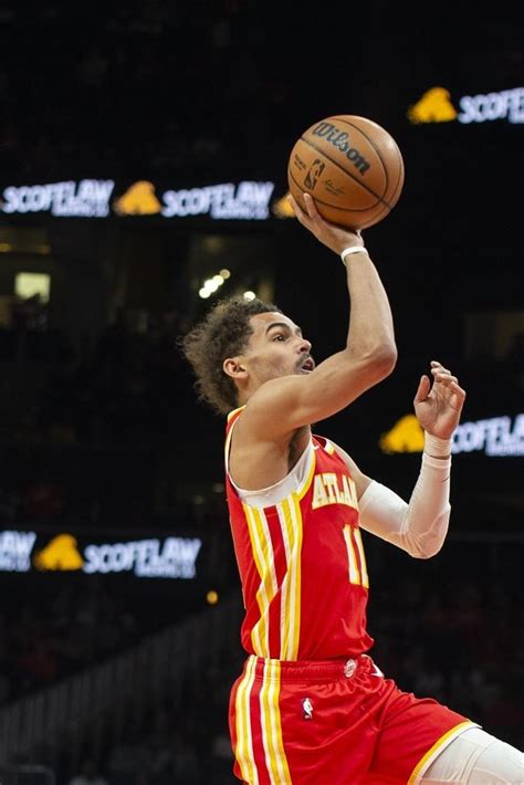 Hawks star Young ejected after hard ball toss to referee